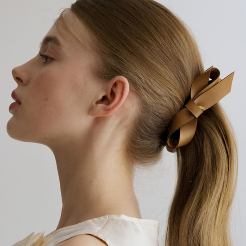 

Jean Paul Clarisse Matte Leather Banana Pin JP-25-033BA Camel