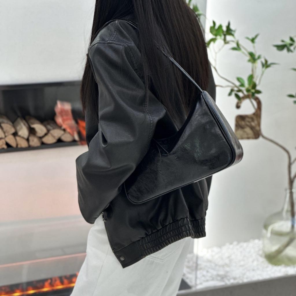 Oil wax cowhide large-capacity underarm small square bag women's 2025 new spring and summer women's casual versatile single shoulder crossbody