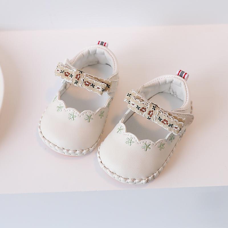 

Baby Girl Walking Shoes for 0-1 Year Old, Soft-Soled Infant Shoes, Versatile Spring/Autumn Leather Shoes. 18