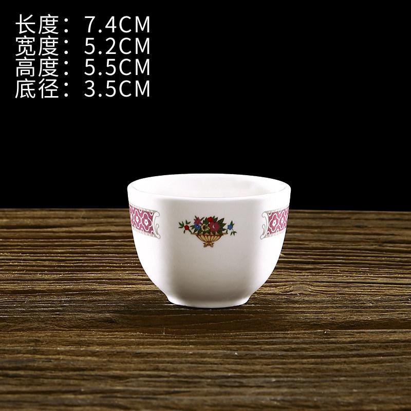 Retro Keramik-Geschirrset im Hongkong-Stil: Teller, Schüsseln und Geschirr für den Haus- und Restaurantgebrauch.