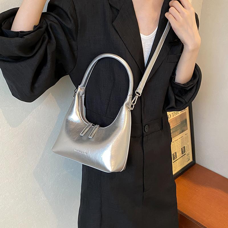 Underarm bag women 2025 new fashion niche design shoulder messenger bag high sense go to work small bag