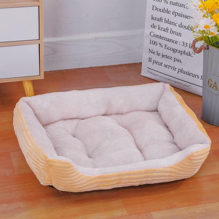 All-Season Pet Bed for Small Dogs & Cats - Winter Warmth Dog House Mat