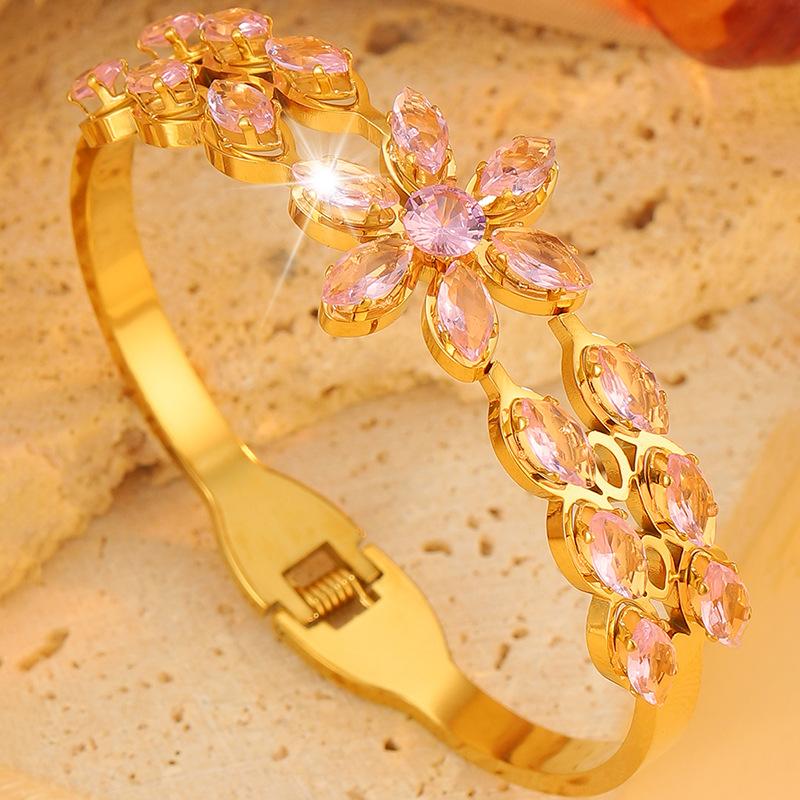 Titanium Steel Light Luxury Hexagram Bracelet Fashionable and Versatile Jewelry Bracelet