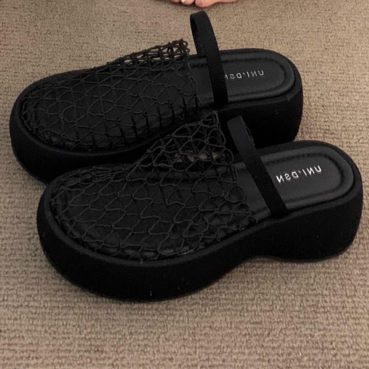 

Высококачественные сандалии на платформе с толстой подошвой, на высоком каблуке, с вырезами, с закрытым носком, летние, нежные, феи, на маленьком ходу, полушлепанцы 40 чёрный