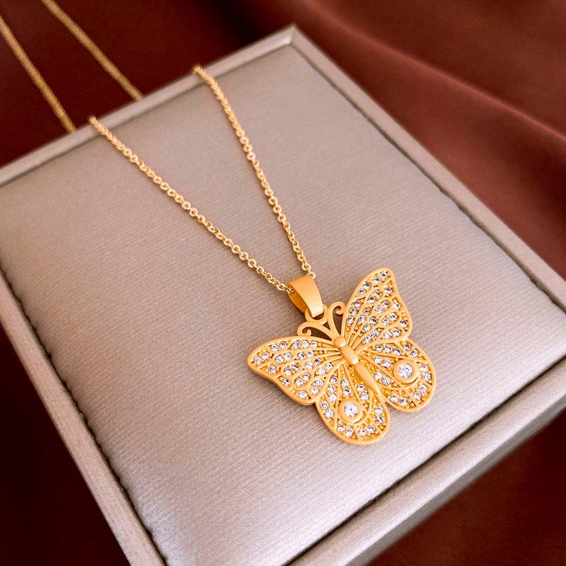 

Elegant Gold-Plated Zircon Butterfly Choker Necklace for Women