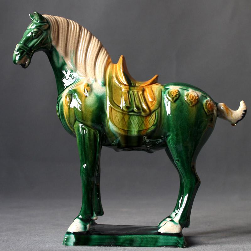 

Домашние украшения Китайская керамика Тан трехцветной глазури Статуэтка фарфоровой боевой лошади Украшение для гостиной Предметы интерьера для дома и офиса зелёный