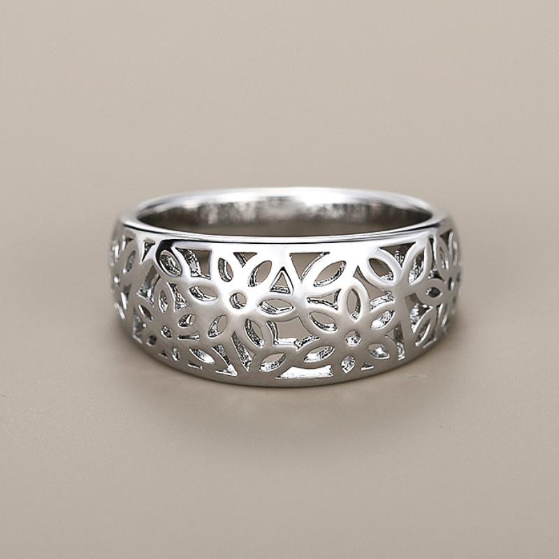Huitan Vintage Hollow Flowers Design Women Rings Metal Silver Color Simple Elegant Female Rings Daily Wear Party Jewelry Gifts