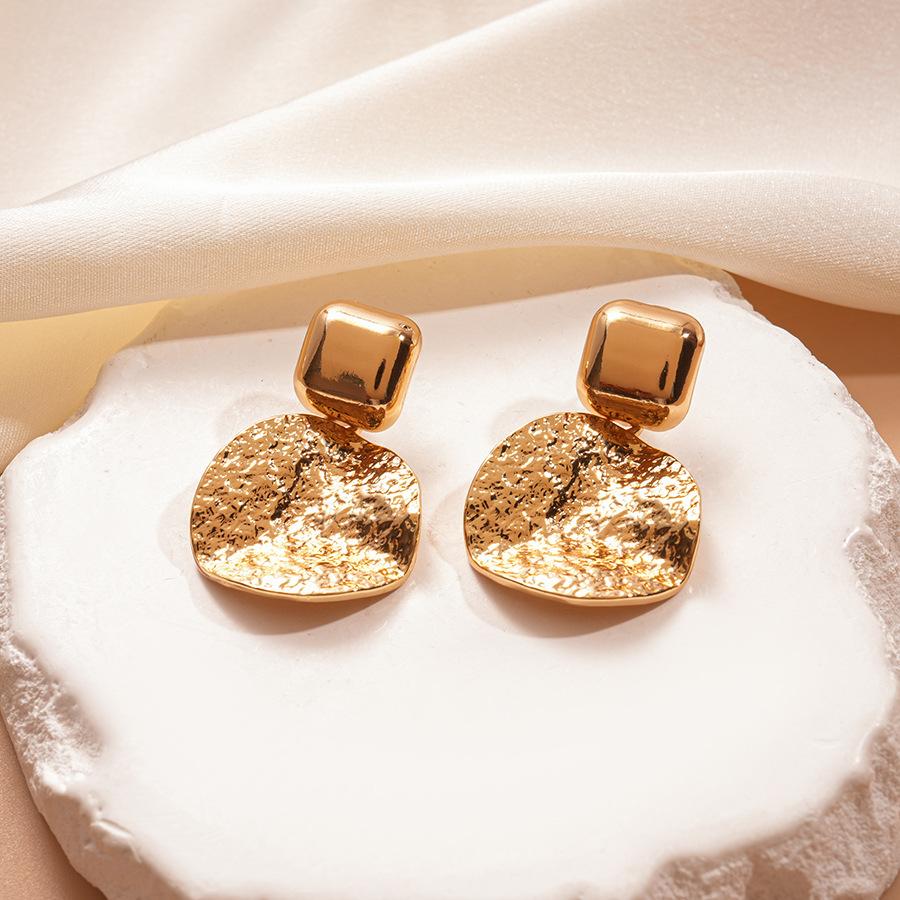Geometric Round Hammer Texture Dangle Earrings for Women Ladies Bohemian Glossy Square Stud Earrings Holiday Jewelry Accessories
