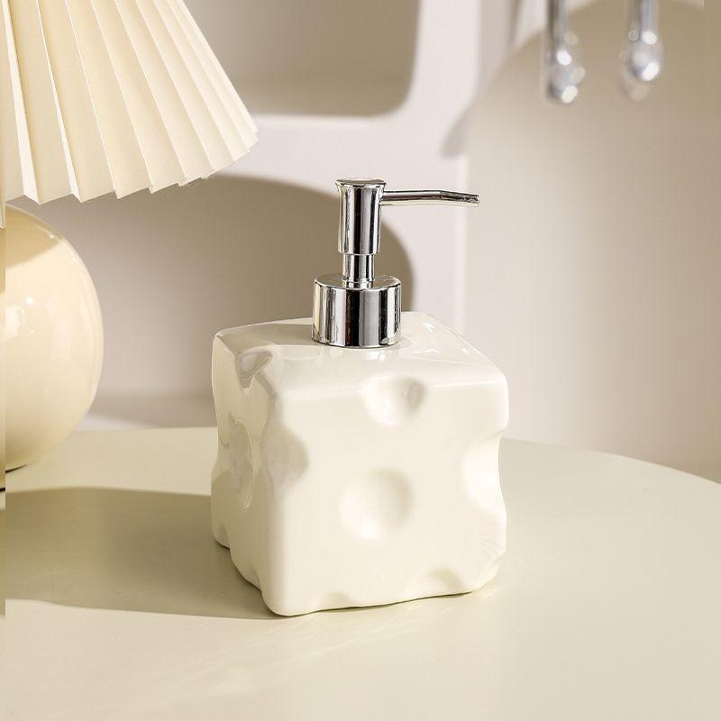 600ml European Style Bow Lotion Bottle Rabbit Storage Container Household Shampoo Shower Gel Divided Bottle Bathroom Accessories