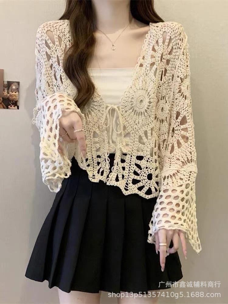 Cardigan tricoté à lacets ajourés motif fleur pour femme, nouveau haut court style bohème pour l'été, châle long à manches longues