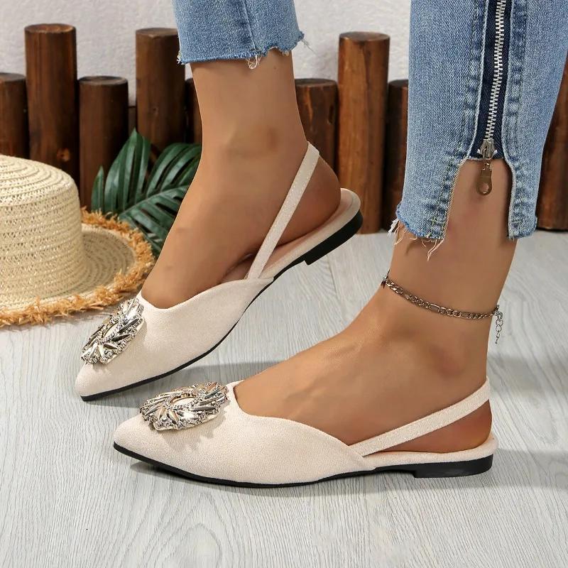 Mode Mode 2025 Neue Damen Sandalen mit geschlossener Zehe Sommer Kristall Metall Dekoration Übergröße Täglicher Bestseller Bequeme flache Sandalen