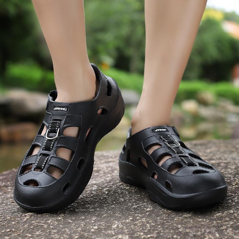 Fashion Men's Wide Toe Shoes New Outdoor Casual Sports Sandals Comfortable and Lightweight Beach Shoes Hollow Garden Shoes Cave Shoes