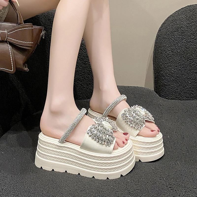 Fashion 8CM Platform Slippers Sandals Woman Bling Diamond Bowknot Thick Sole Slippers Women Chunky Flip Flops Summer Casual Beach Slides