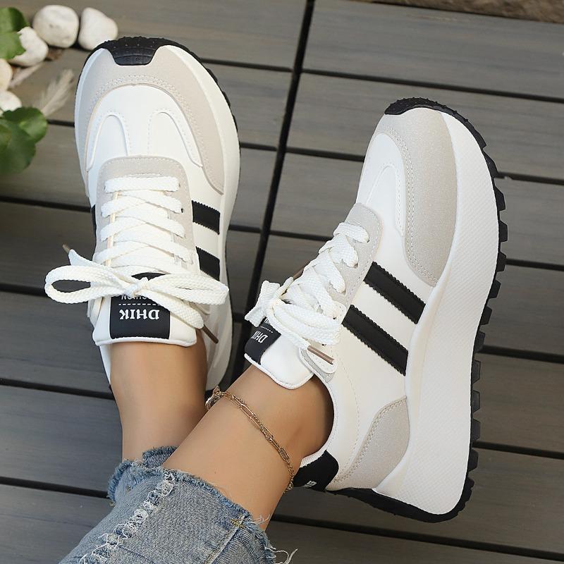 Platform Casual Sports Shoes for Women, New Style, with Built-in Height Increase, Lace-up Design Devotion