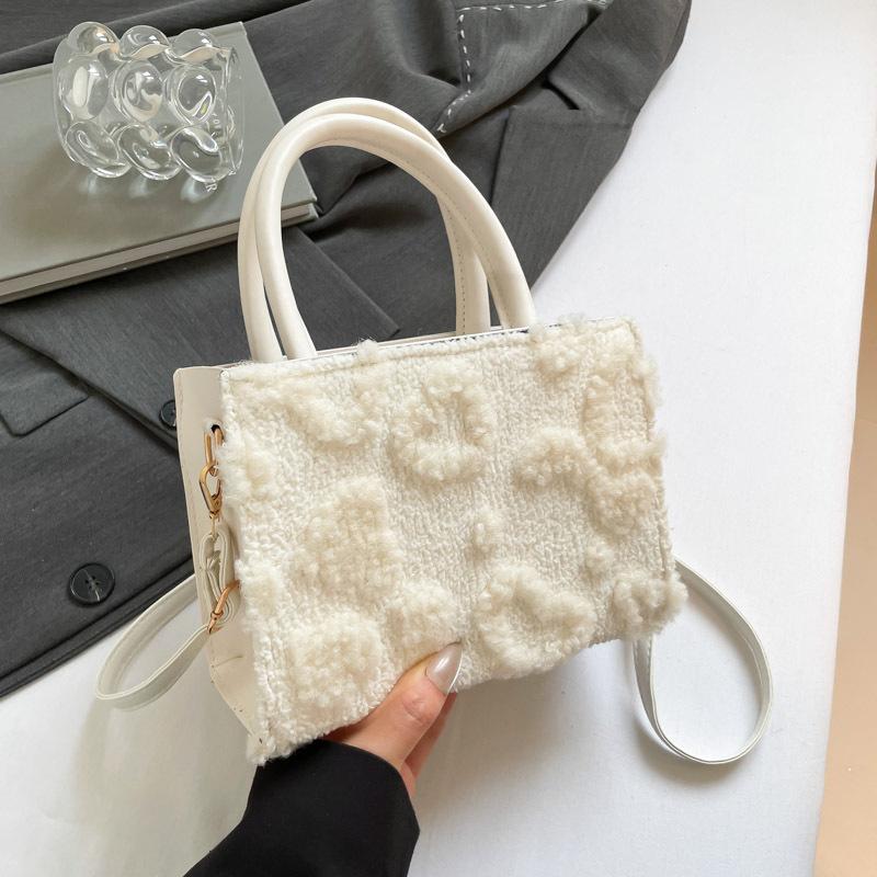 

Summer plush fashion portable small square bag, high-end sense of all-match messenger bag