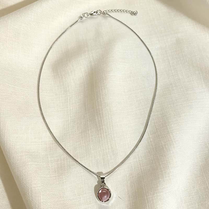 2025 White Chalcedony Round Pendant Necklace: Versatile Summer Fashion Clavicle Chain for a Chic and Stylish Look