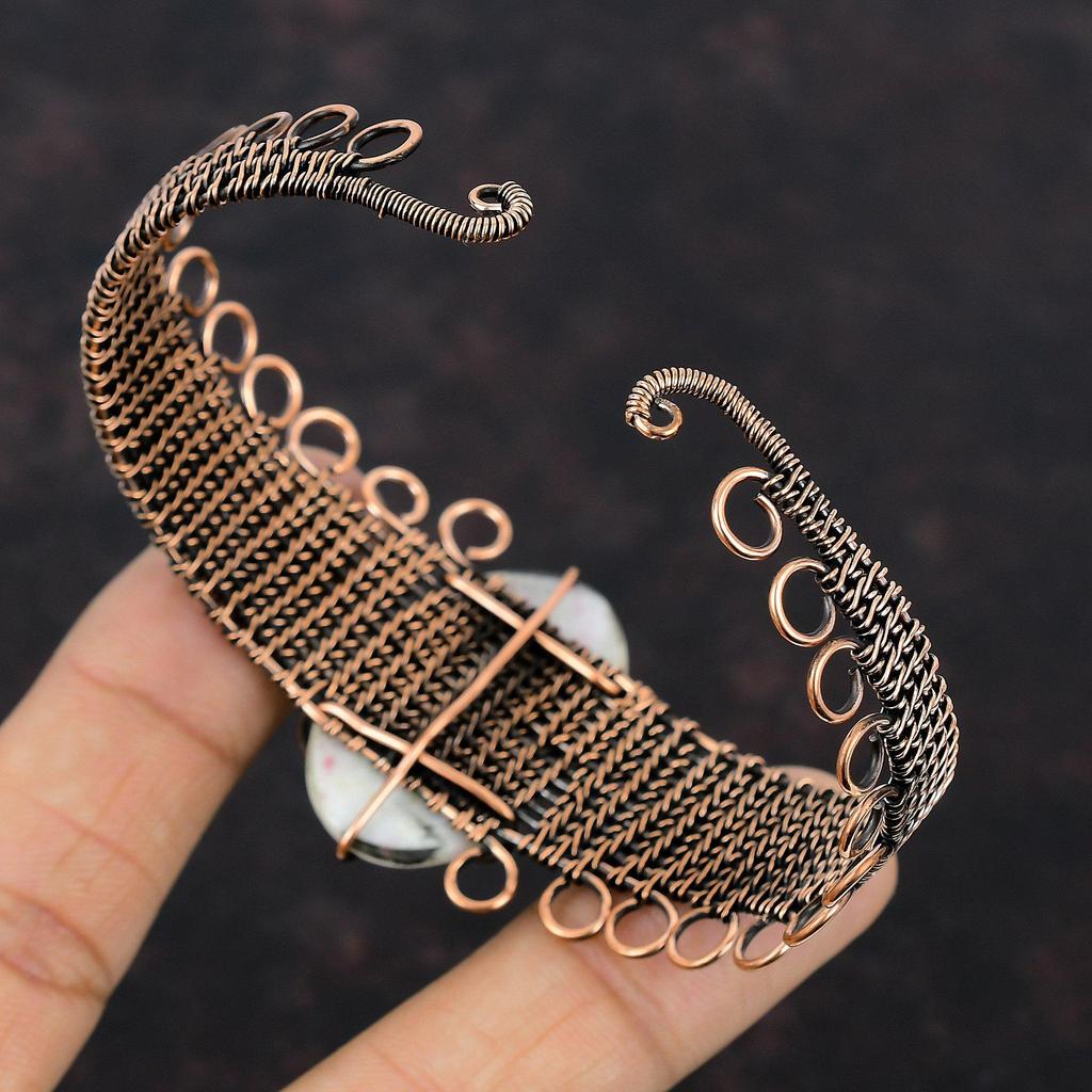 Zinnober Armreif Kupferdraht umwickelt Verstellbarer Armreif Handgefertigter Armreif Edelstein Armreif Zum Geschenk Kupferschmuck Designer Armreif