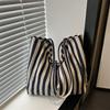 Stylish And Spacious Retro Canvas Tote Bag For Everyday Fashionable Shopping