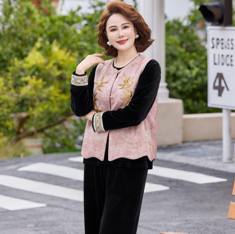 

2026 Fashionable Spring Vest Suit: Age-Reducing Three-Piece Set for Middle-Aged and Elderly Women in New Chinese Style. 5XL (150-165 lbs)