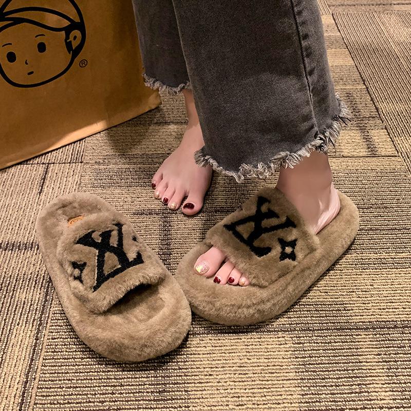 

Вышитые тапочки интернет-знаменитости женские 2025 лето новые супер огонь универсальные ретро удобные иностранные шлепанцы с волосами 40 покинуть белый