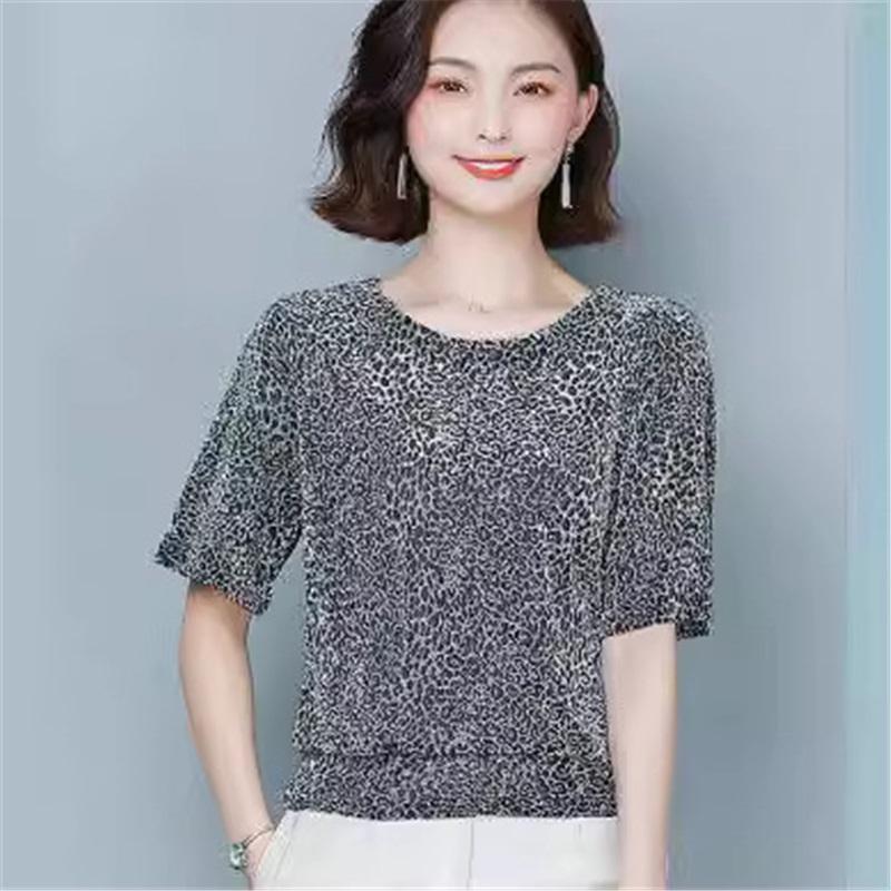 Leichtes Sommer-Seiden-T-Shirt mit lockerem Schnitt für Damen, Kurzarm, vielseitiges Eis-Seiden-Top, schmeichelhaftes Design zur Kaschierung des Bauches, perfekt für Freizeitkleidung