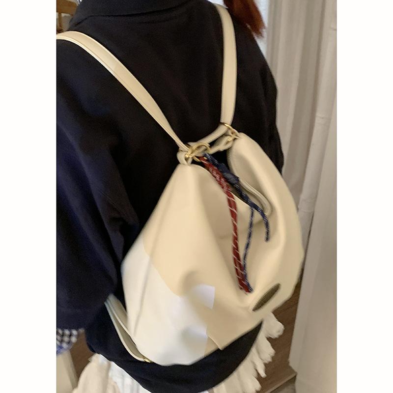 Autumn and winter retro commuter large-capacity bag women s 2025 new simple backpack, high-end versatile tote bag