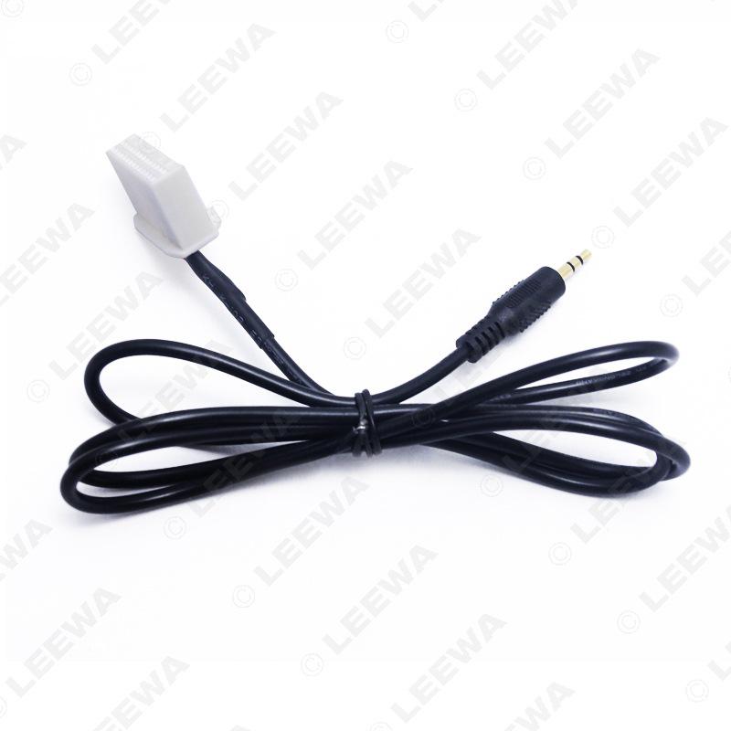 28-Pin 3.5mm Audio Input Cable for Toyota Camry, Corolla, Reiz, and RAV4 AUX