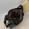 Summer retro large-capacity bag women's new popular versatile messenger bag fashionable shoulder tote bag