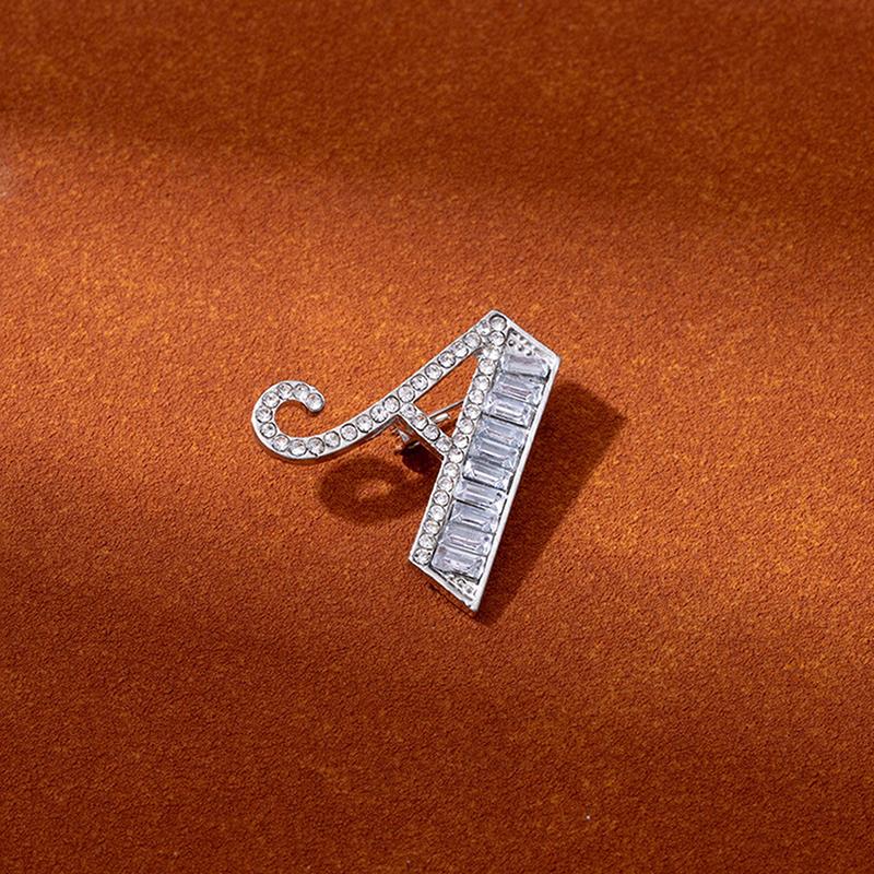Metal Crystal Brooch Pin 26 English Letter Pins And Brooches Suit Shirt Badge Fashion Jewelry For Men And Women Accessories