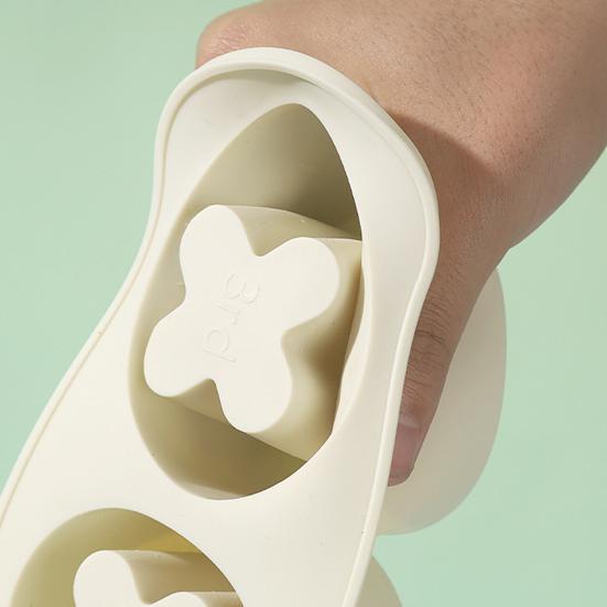 Yousheng Flower-Shaped Ice Mold Tray with Lid Carrot Design Food Grade Stackable Ice Cube Shape Mold Coffee Glass Ice Cube Maker