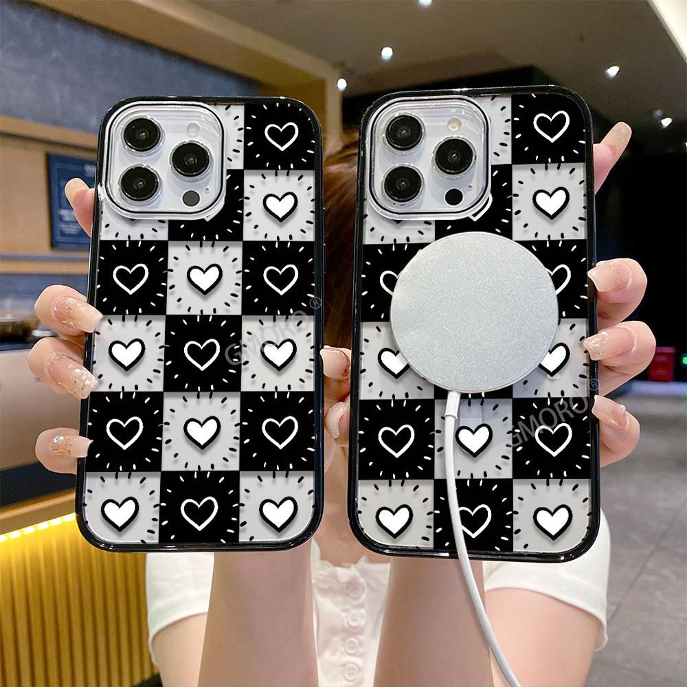 Creative black plaid women's love Apple 17 transparent magnetic mobile phone case iPhone15promax protective case