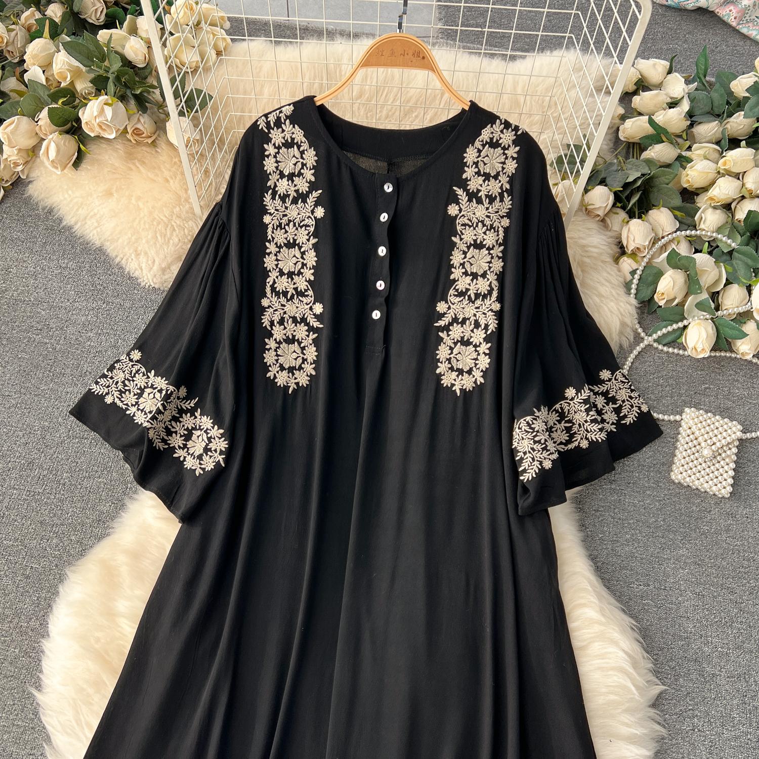 Богемные платья для женщин с круглым вырезом и расклешенными рукавами — фото 12