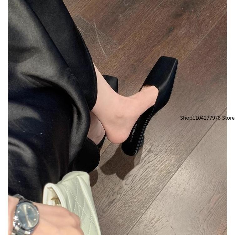 Fashion Elegant Green Satin Designer Slippers Women 2025 Summer Fashion Low Heel Square Toe Mules Loafers Luxury Comfort Slide Sandals