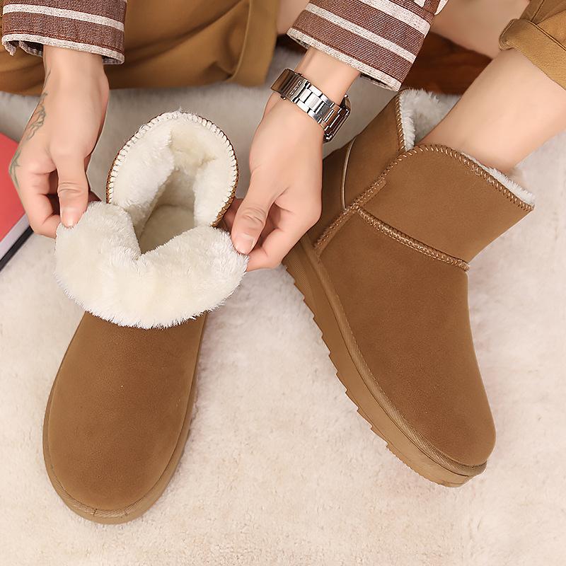 Winter Warm and Velvet Northeast Snow Boots Men's 2025 New Thickened Couple Shoes Bread Shoes Short Boots Non-slip Cotton Shoes