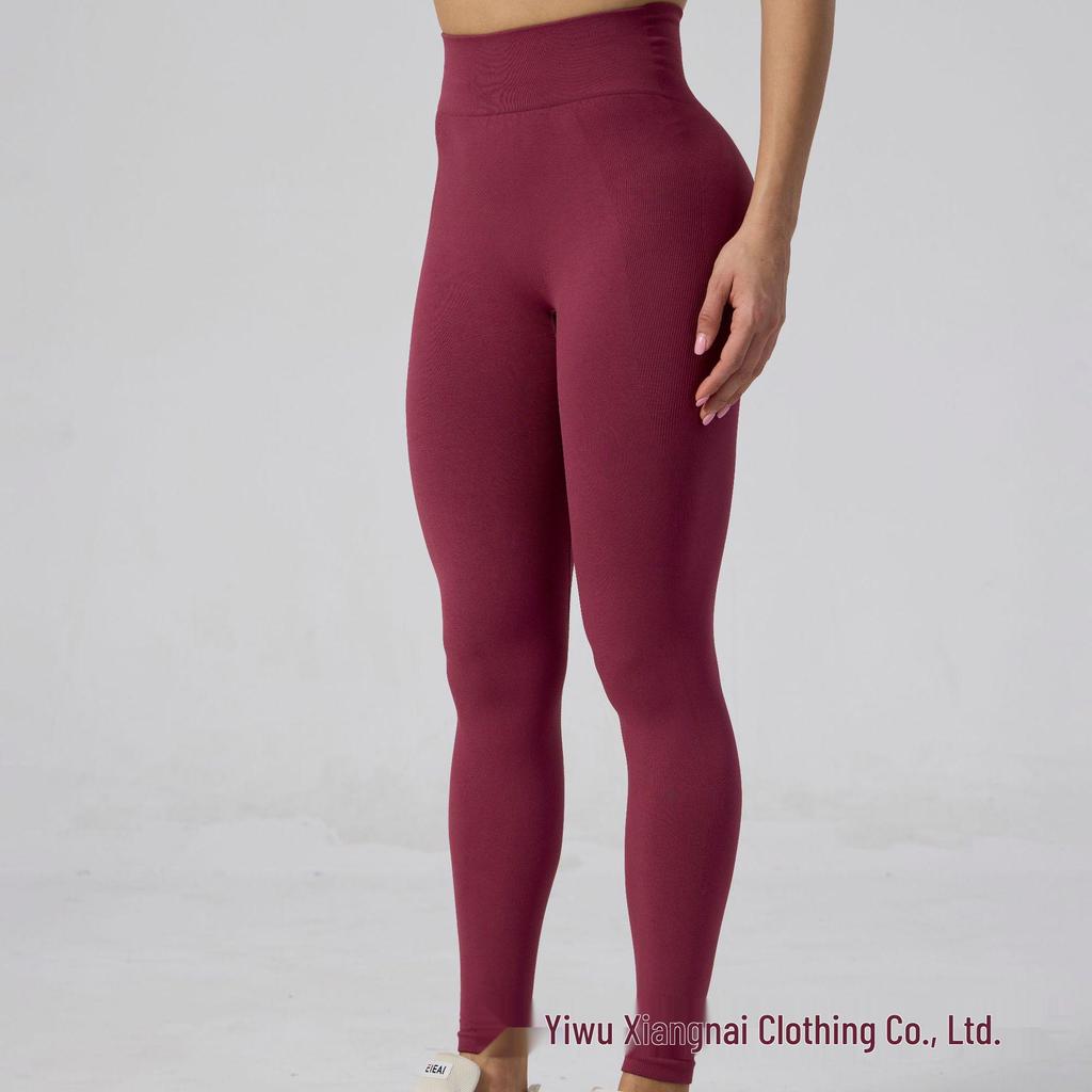New Seamless Women's Yoga Set: Sports Bra, Fingerless Gloves, and Hip-Lifting Shorts for Fitness
