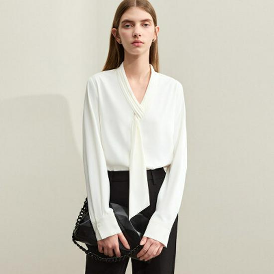 

Minimalist Women s V-Neck Chiffon Blouse: Pleated, Long Sleeve, Ribbon Detail, Spring/Autumn Style, Straight Fit Large слоновая кость