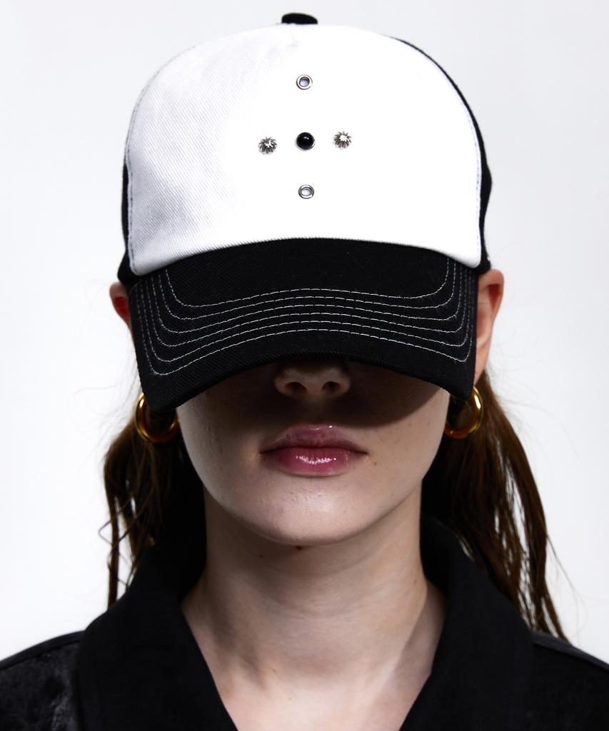 Aleseueseussi Western Rivet Ball Cap - White/Black