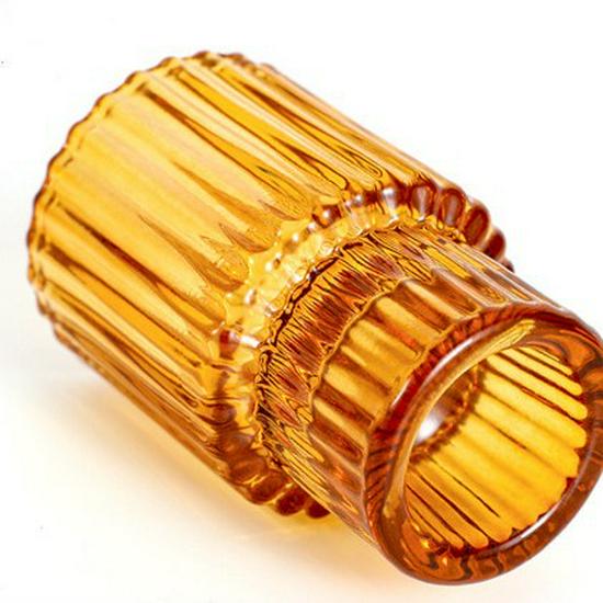 

Романтический европейско-американский стеклянный подсвечник, вертикальный узор, безопасная упаковка Amber 019 (4.5*4.5*7cm 107g)