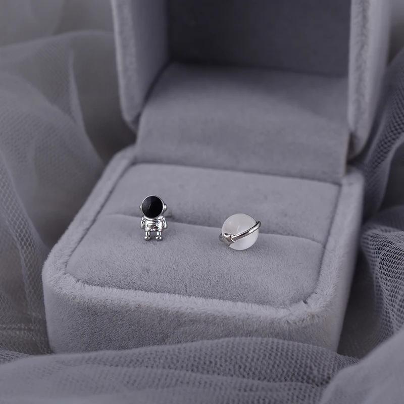 Minimalism Silver Color Cute Space Astronaut Stud Earrings for Women Asymmetric Planet Opal Lovely Simple Ear Piercing Jewelry