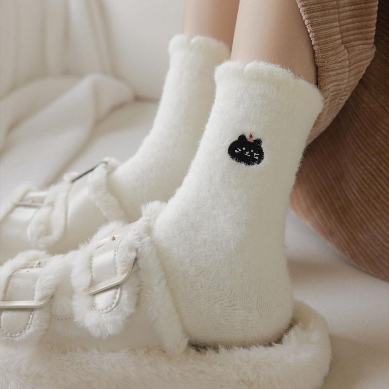 5Pairs Women's Cute Cartoon Pattern Mid-tube Socks Autumn Winter Thickened Warm Floor Socks