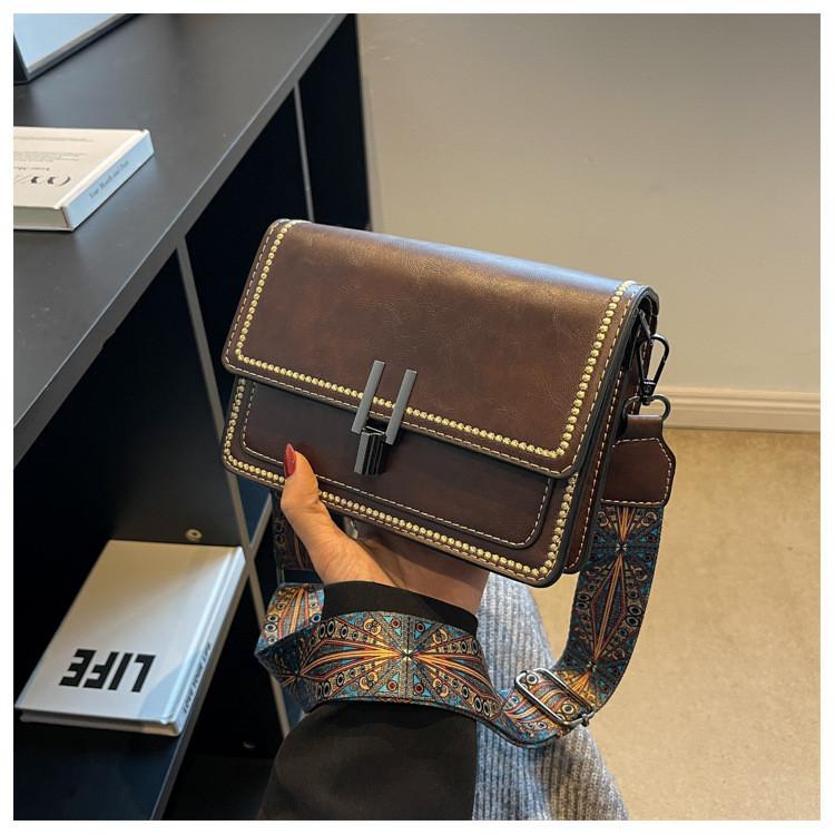 2023 New Retro Shoulder Bag Women s Bag Small Square Bag With Urban Minimalist Style кофейный