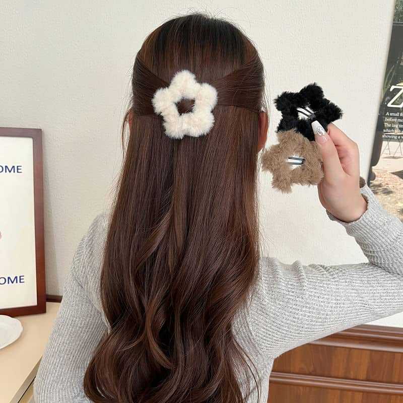 New Fashion Winter Autumn Hairpin Plush Material Cute Star Hair Claw for Women and Girls Side Clips Sweet Hair Accessories