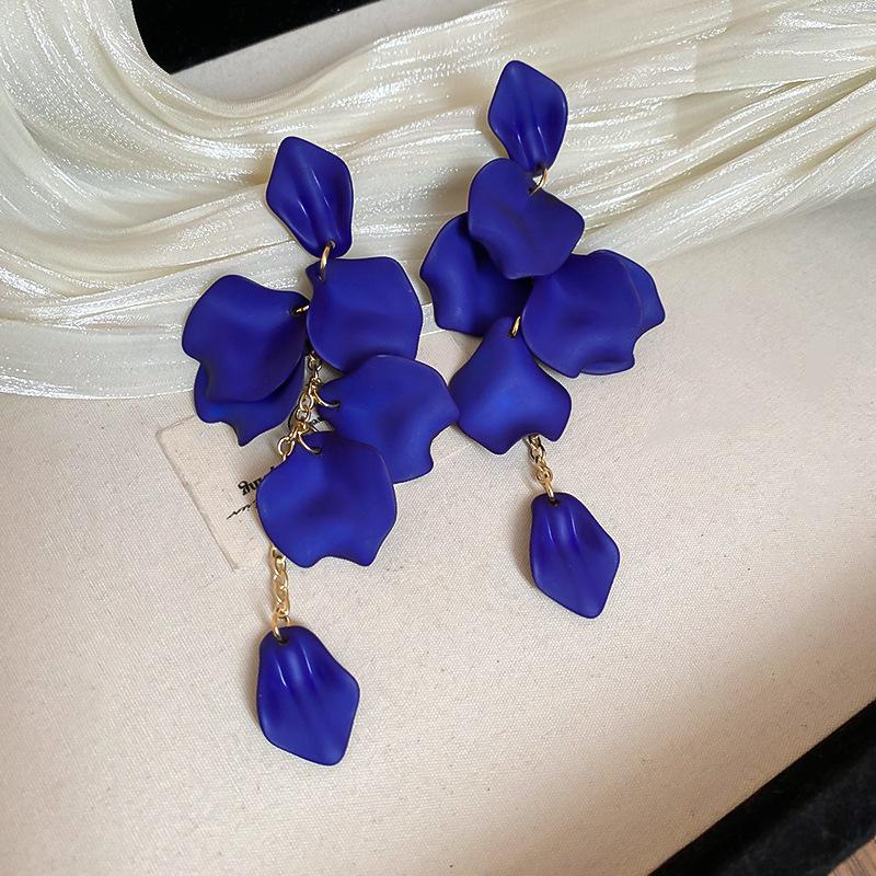 

Silver needle spray paint flower fringed earrings vacation wind sweet simple stud earrings fashion temperament earrings design sense niche