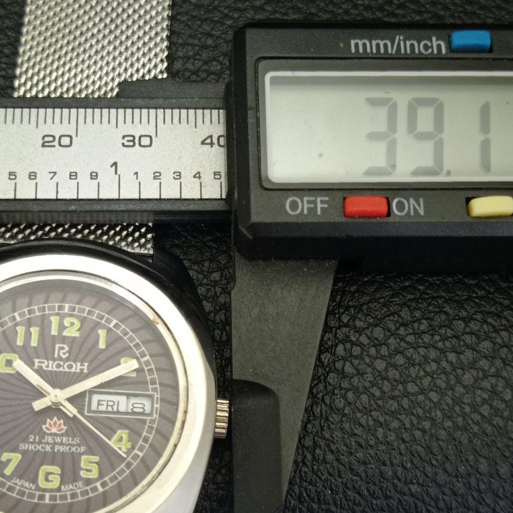 Ricoh R31 AUTOMATIC JAPAN MENS VINTAGE BROWN COLOR DIAL WATCH A701951-5 R207-a701951