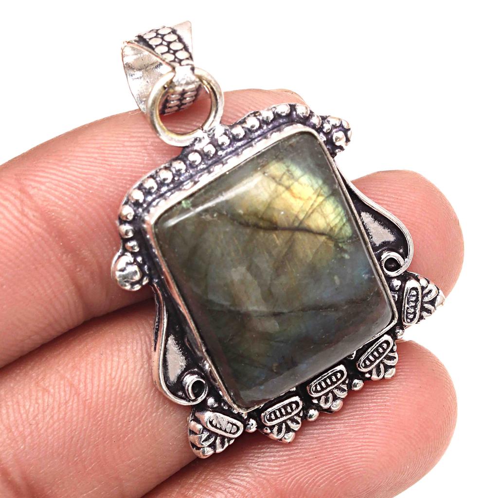 Pendant Shiney Labradorite Gemstone Valentine'Day Gifted Silver Jewelry 2"