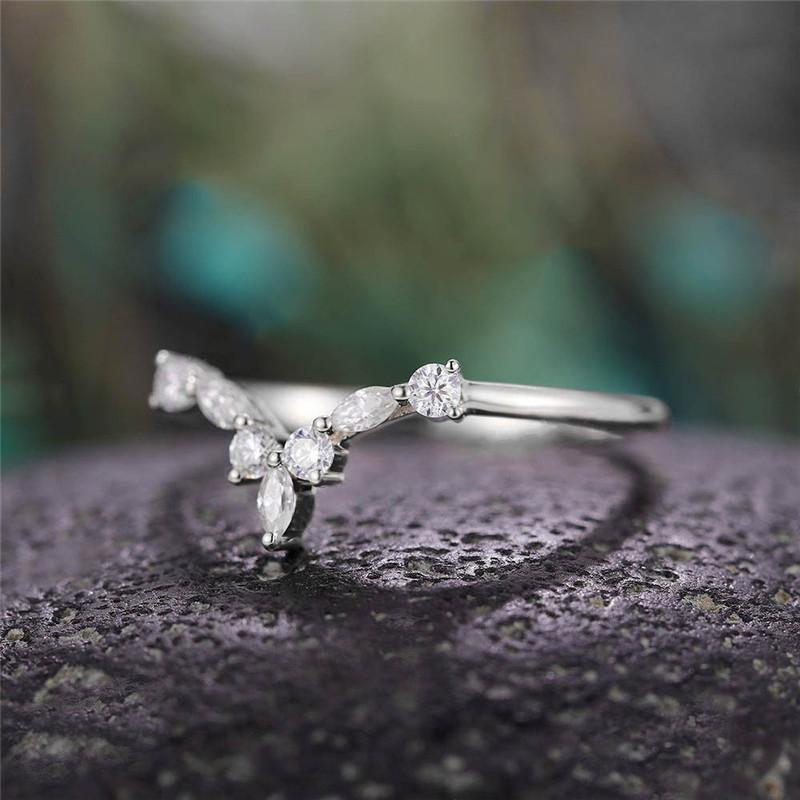 Statement Jewelry Basic Simple V Shaped Finger Finger Ring Women Delicate Accessories Cubic Zirconia Gathering Gathering DramaticSimple Rings