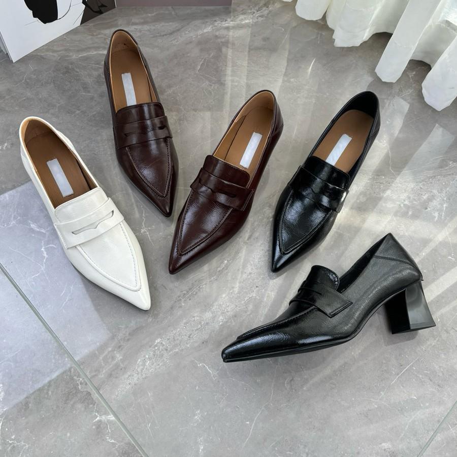 Retro Pointed Thick Heel Small Leather Shoes Women's Commuting Temperament Versatile French Single Shoes