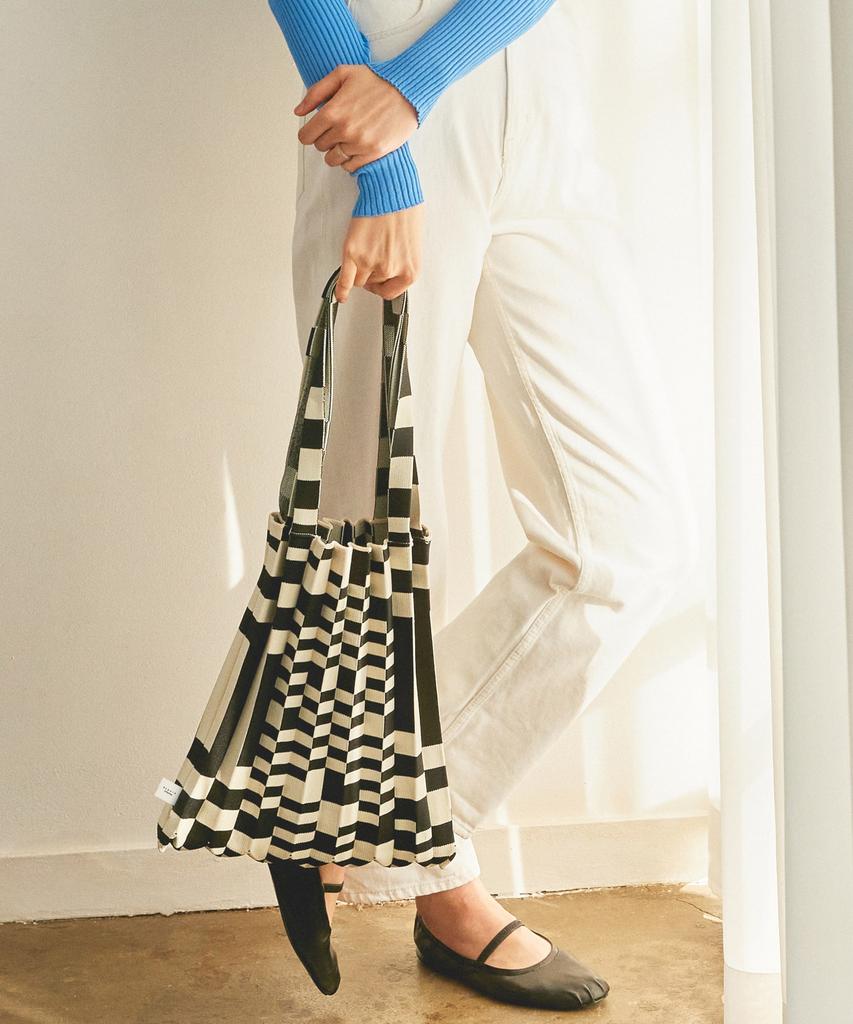 Pleatsmama Grid Black Shoulder Bag