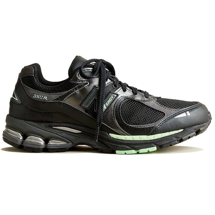 New Balance Baskets noires poudre vertes pour hommes 2002R M2002RLD