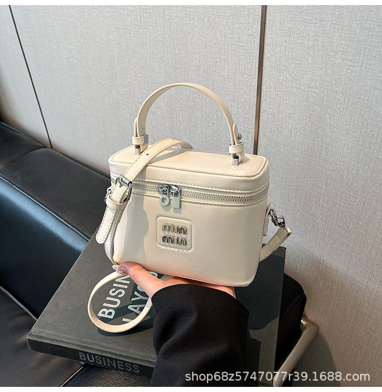 This year's popular bag bucket bag women's 2025 new trendy high-end handbag niche fashion one-shoulder crossbody bag